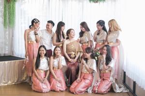 ชุดไทยเจ้าสาว ชุดไทยจักรพรรดิ์ เช่าที่แบมบี้ เวดดิ้ง ห้วยขวาง
